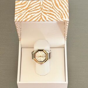Jessica Simpson Silvertone Stretch Fit Ring Watch Gold Octagon Bezel 22mm